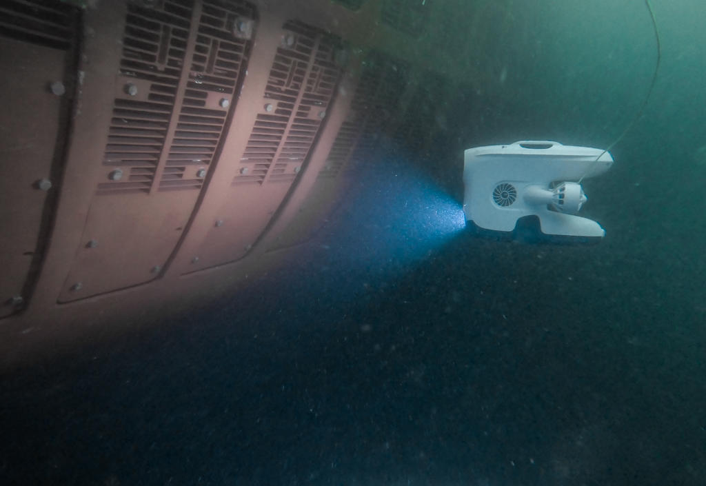Ship inspection by underwaterd drones